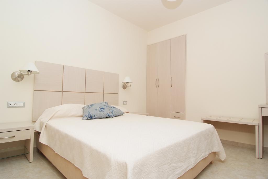 Architect'S Apartments Kato Daratso Room photo